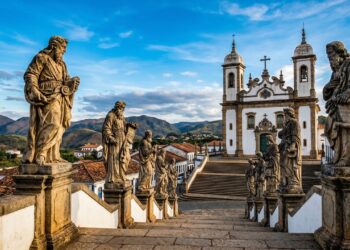 Com suas 12 estátuas de profetas em pedra-sabão de Aleijadinho, o santuário de 1757 tornou-se o maior tesouro do barroco mineiro em Congonhas
