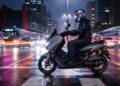 A scooter tecnológica que virou o terror do trânsito: faz 40 km/l, tem freio ABS nas duas rodas e não exige troca de marchas