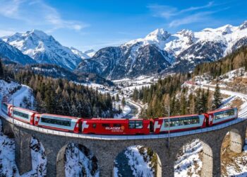 O trem que leva 8 horas para chegar ao destino e ainda assim vende todos os assentos o ano todo