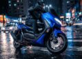 Garantindo 40 km por litro e proteção com freio ABS nas duas rodas, a sofisticada scooter da gigante japonesa supera a concorrência no trânsito urbano em 2026