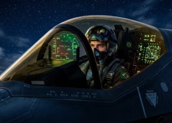 O caça invisível de 5ª geração que atua como 1 supercomputador voador compartilhando dados táticos em tempo real