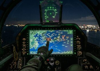 Esse radar enxerga centenas de alvos ao mesmo tempo e mudou tudo o que sabíamos sobre aviação moderna