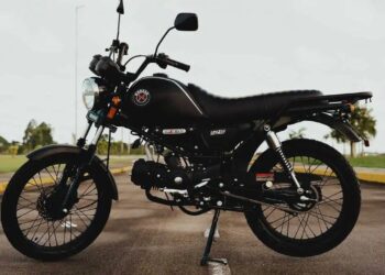 Fazendo média de 45 quilômetros por litro e custando apenas 8 mil reais, a nova Shineray Worker 125 é a escolha real para quem busca a moto zero quilômetro mais barata para trabalhar