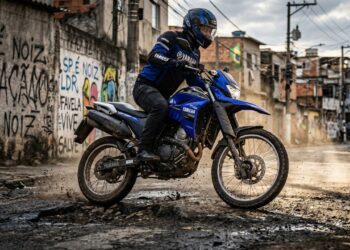 Imune a buracos e com fama de tanque de guerra, a moto trail de 250cc que você pode comprar no mercado de usados