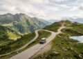 Estrada na Áustria sobe a 1.788 metros de altitude; com suas curvas fechadas e picos nevados, o Sölk Pass é um dos trajetos mais isolados dos Alpes