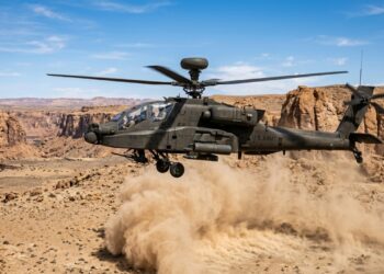 O helicóptero da Boeing que rastreia 128 alvos ao mesmo tempo e atira para onde o piloto olha