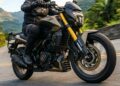 Com motor de 40 cavalos e suspensão invertida, a potente moto estradeira da fabricante indiana desafia as líderes mundiais, entregando tecnologia de ponta por apenas 25 mil reais