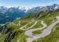 Estrada na Áustria ganha fama por sua altitude, pois o trajeto de 48 km atinge 2.020 metros entre geleiras, sendo a rota mais cênica dos Alpes tiroleses