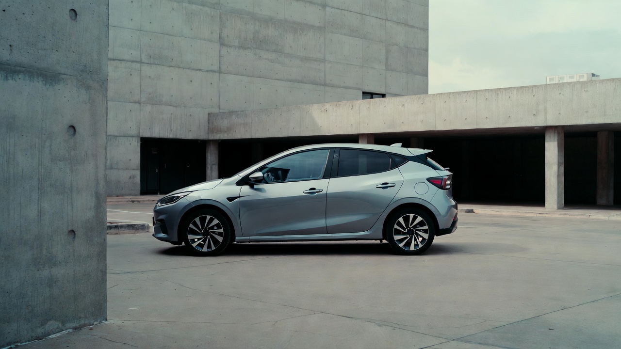 Equipado com seis airbags e motor turbo de 116 cavalos, o hatch nacional de 1.075 quilos entrega proteção de série para percorrer as rodovias