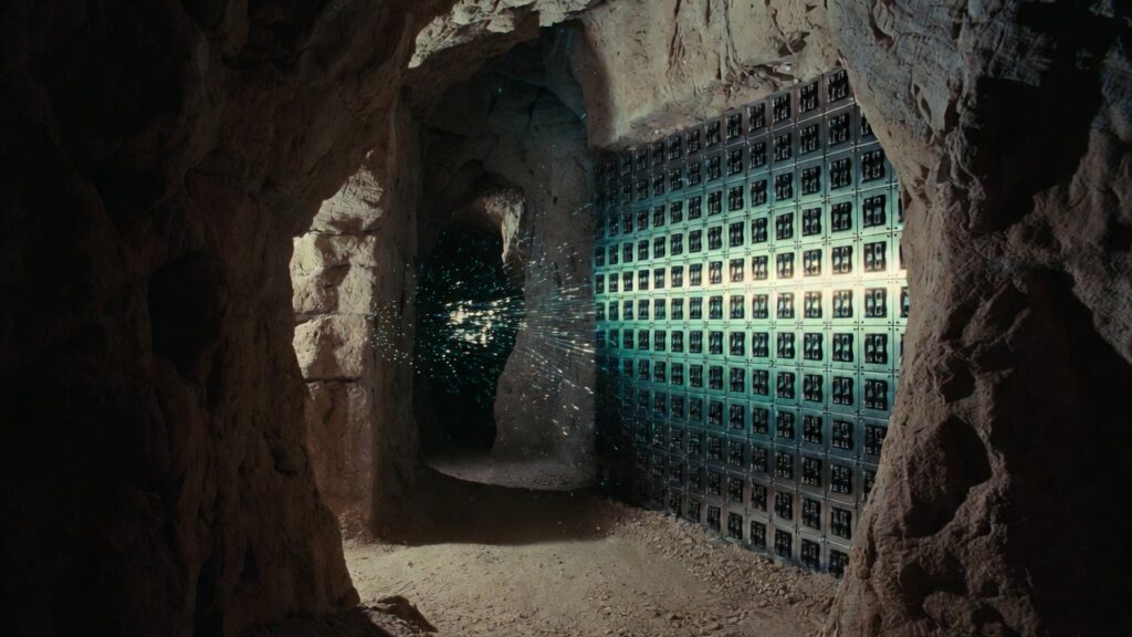 Com nove metros de extensão e dois metros de largura, o corredor selado há 4.500 anos na Grande Pirâmide revela dados sobre sua construção