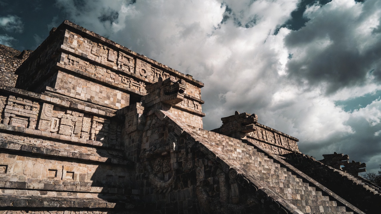 Descoberto a 18 metros de profundidade, o túnel secreto de cerca de 2 mil anos esconde rios de mercúrio líquido sob uma pirâmide colossal de 43 metros de altura no México