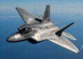 Com velocidade acima de Mach 2.2 e proibição federal de exportação, o F-22 Raptor, de US$ 300 milhões, é o caça de superioridade aérea mais letal do mundo
