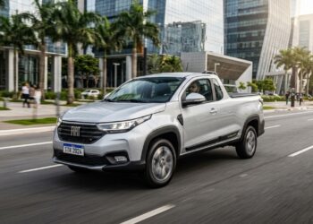 Carregando 650 quilos na caçamba, a veloz picape turbo de 130 cavalos vai de 0 a 100 km/h em 9 segundos e surpreende sedãs esportivos nas arrancadas