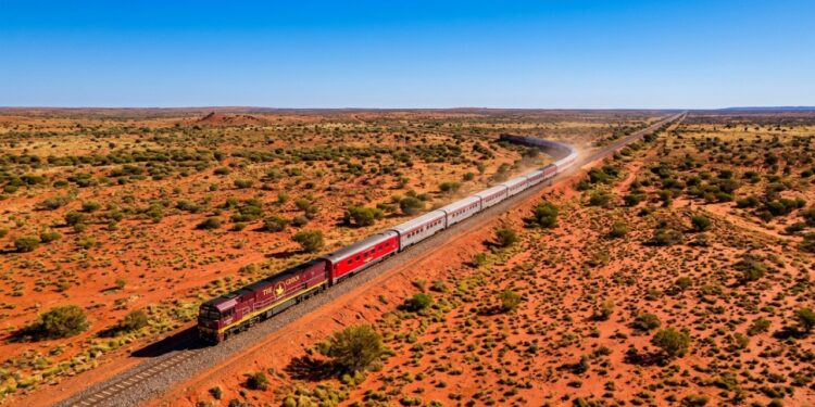 Esse trem atravessa quase três mil quilômetros de deserto australiano e ainda tem gastronomia cinco estrelas a bordo