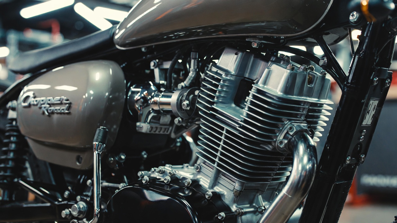 Com um bagageiro de 482 litros e espaço interno que supera modelos de luxo, o robusto sedan da montadora japonesa virou o queridinho dos seminovos por cerca de 58 mil reais