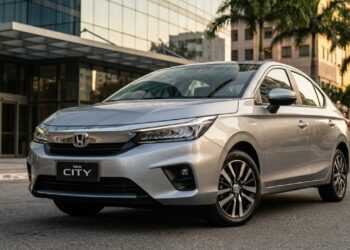 Esqueça os sedãs caríssimos: por R$ 115 mil, este modelo japonês entrega luxo de Corolla, consumo de carro 1.0 e motor indestrutível