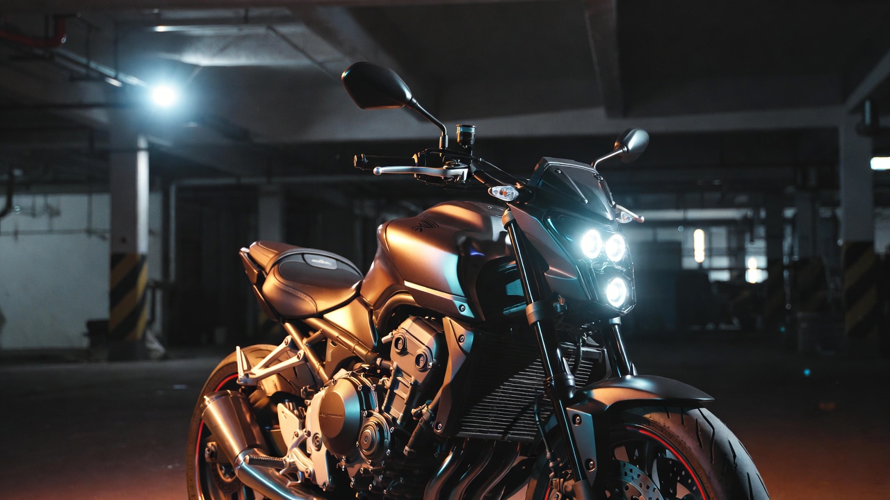 Com motor derivado de superesportiva e mais de 150 cv de potência, este novo modelo da Honda vira o pesadelo das marcas europeias ao entregar desempenho brutal nas ruas