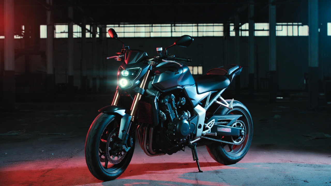 Com motor derivado de superesportiva e mais de 150 cv de potência, este novo modelo da Honda vira o pesadelo das marcas europeias ao entregar desempenho brutal nas ruas