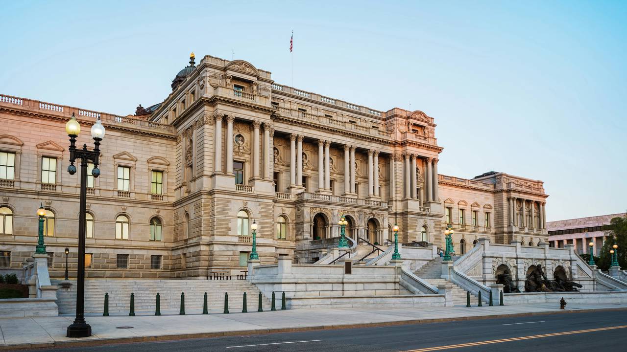 Com 170 milhões de itens e arquitetura neoclássica de 1800, a estrutura em Washington tornou-se a maior biblioteca e repositório de todo o mundo