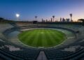 Com capacidade para 100.024 pessoas e inaugurado em 1853, o estádio australiano tornou-se a maior arena do hemisfério sul e o templo do críquete