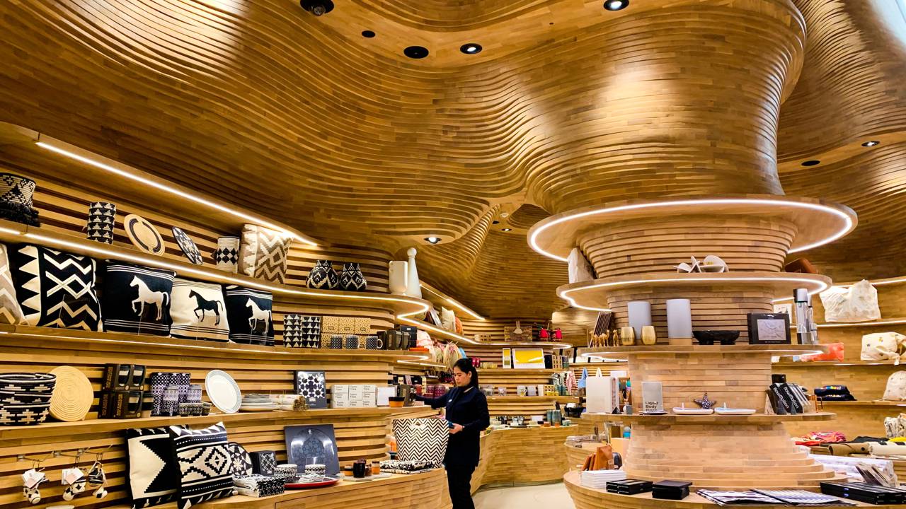 Com formato de rosa do deserto e 40 mil metros quadrados de área, o museu de 2019 em Doha tornou-se a maior obra-prima arquitetônica e cultural do Catar