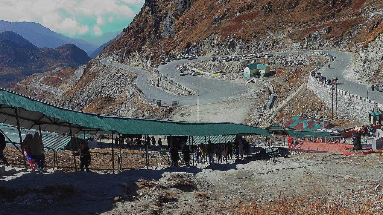A passagem entre Índia e China atinge 4.310 metros de altitude; rota histórica da seda, a Nathu La virou o elo comercial mais alto entre as nações