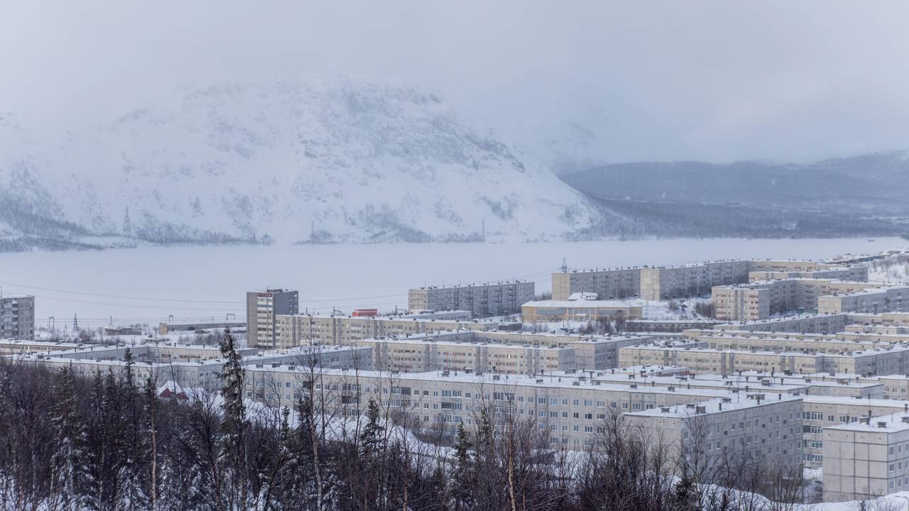 O rigoroso isolamento geográfico e o impacto ambiental da mineração nessa localidade extrema