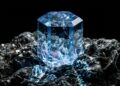 Esqueça a safira e o topázio, pois este cristal azul de US$ 2.000 o quilate nasce em poucos lugares do mundo, sendo o mito da geologia