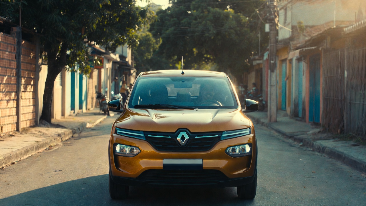 Proteção extra com 4 airbags de série e porta-malas de 290 litros tornam o Renault Kwid o aliado de quem busca gastar pouco combustível no trânsito diário