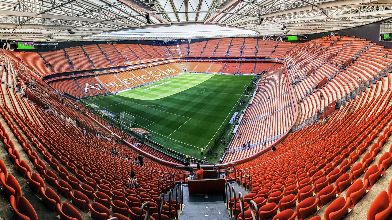 Com capacidade para 53.331 pessoas e fachada de LED premiada, o estádio de 2013 tornou-se a arena mais moderna e tecnológica de toda a Espanha