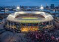 Com seu formato de caldeirão de 1937 e 51.117 lugares, o estádio De Kuip em Roterdã tornou-se um dos palcos mais intimidadores do futebol europeu
