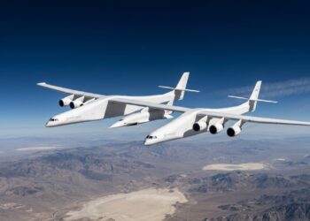 A maior aeronave do mundo tem 117 metros de asa, 28 rodas no trem de pouso e lança foguetes diretamente da estratosfera