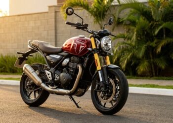 Ostentando o visual das motos inglesas de luxo, a nova Triumph Speed 400 entrega 40 cavalos de potência por apenas 29 mil reais e transforma o segmento de média cilindrada com acabamento de alta qualidade