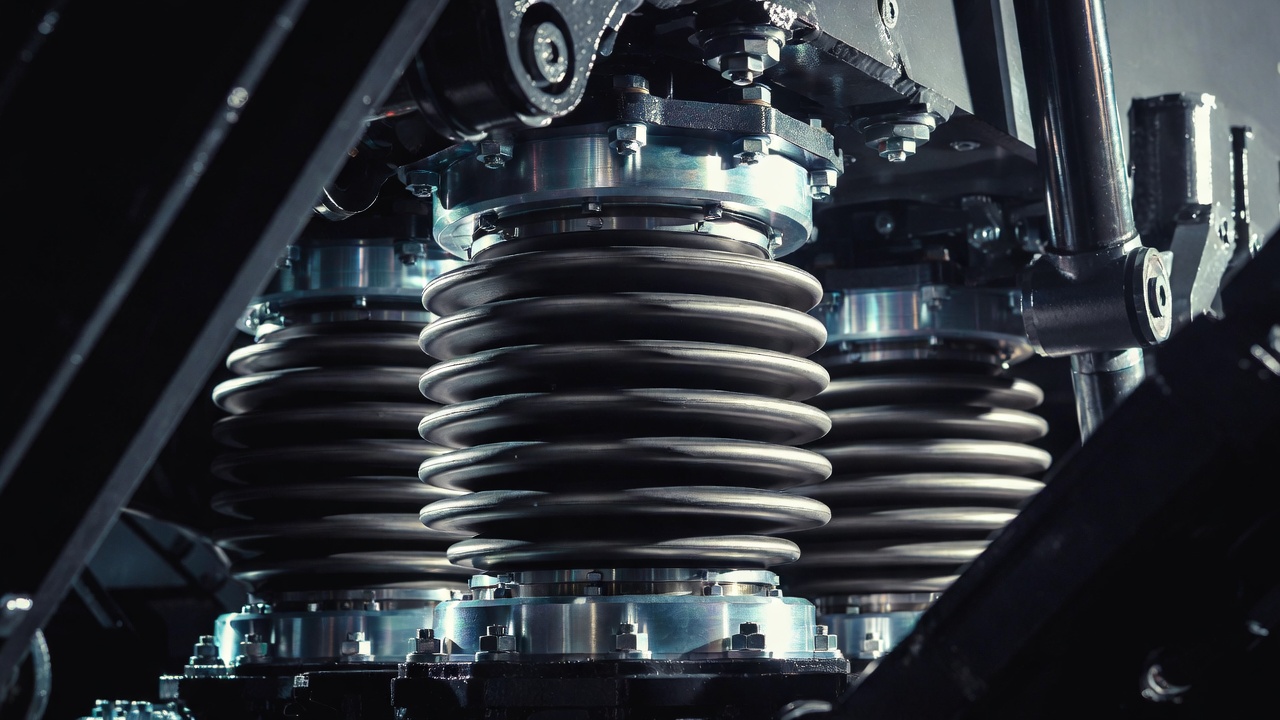 Ostentando 30 metros de comprimento, o colossal biarticulado sueco com capacidade para cerca de 300 passageiros pode substituir até três veículos comuns nas frotas urbanas