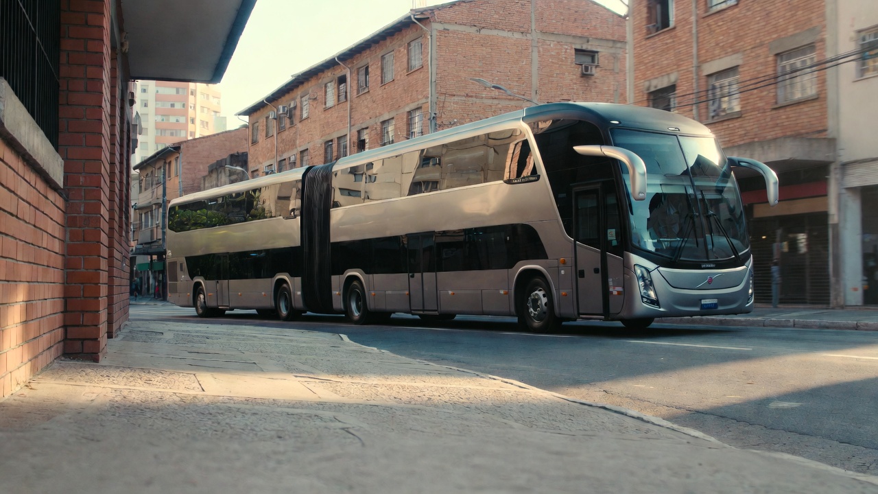 Transportar 300 pessoas em um único veículo de 30 metros de comprimento destaca o gigante Volvo Gran Artic 300, que opera nos corredores de BRT para reduzir o trânsito das capitais em 2026