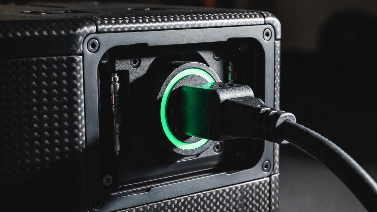 Transportando cerca de 83 passageiros, o novo chassi elétrico da gigante alemã entrega até 250 quilômetros de autonomia com apenas cerca de 3 horas de recarga