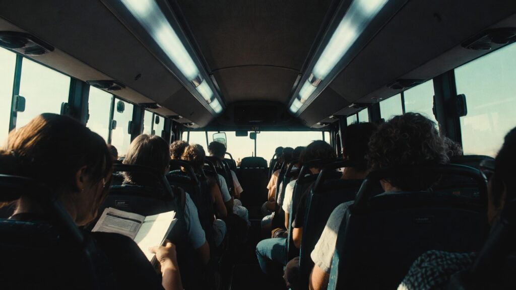 Cilindros de gás com capacidade de 1.200 litros garantem autonomia de 500 quilômetros para o ônibus movido a biometano que reduz o custo por quilômetro rodado em 30 por cento hoje