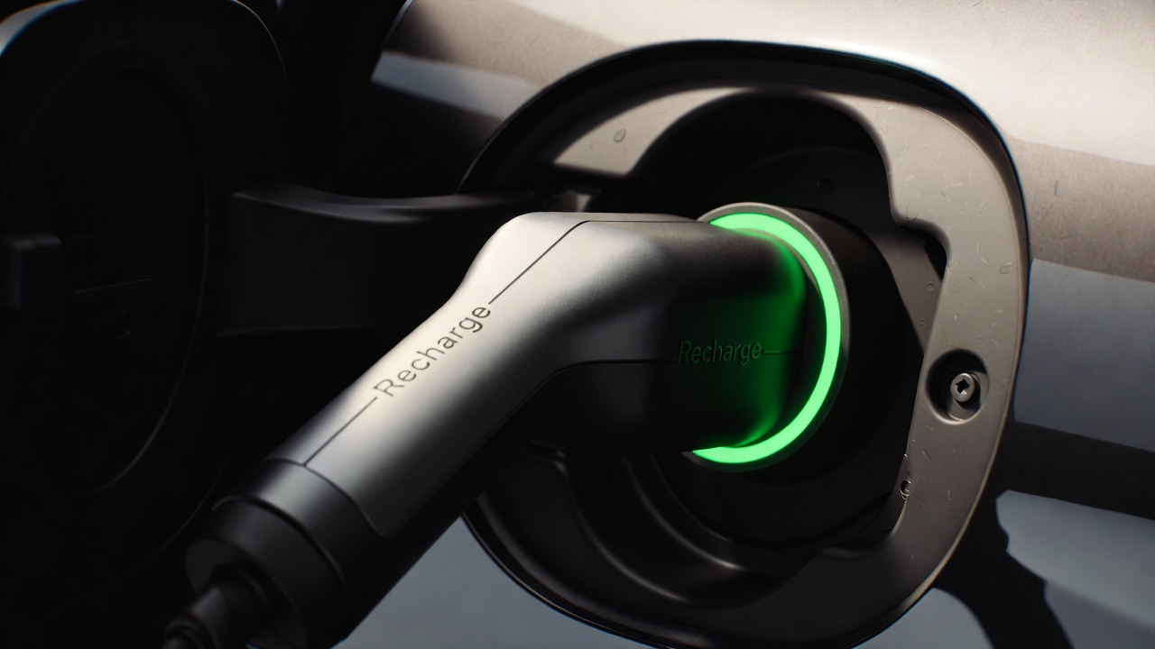 Combinando 462 cavalos e sete lugares, o SUV sueco híbrido roda 70 quilômetros no modo elétrico com segurança máxima para toda a sua família