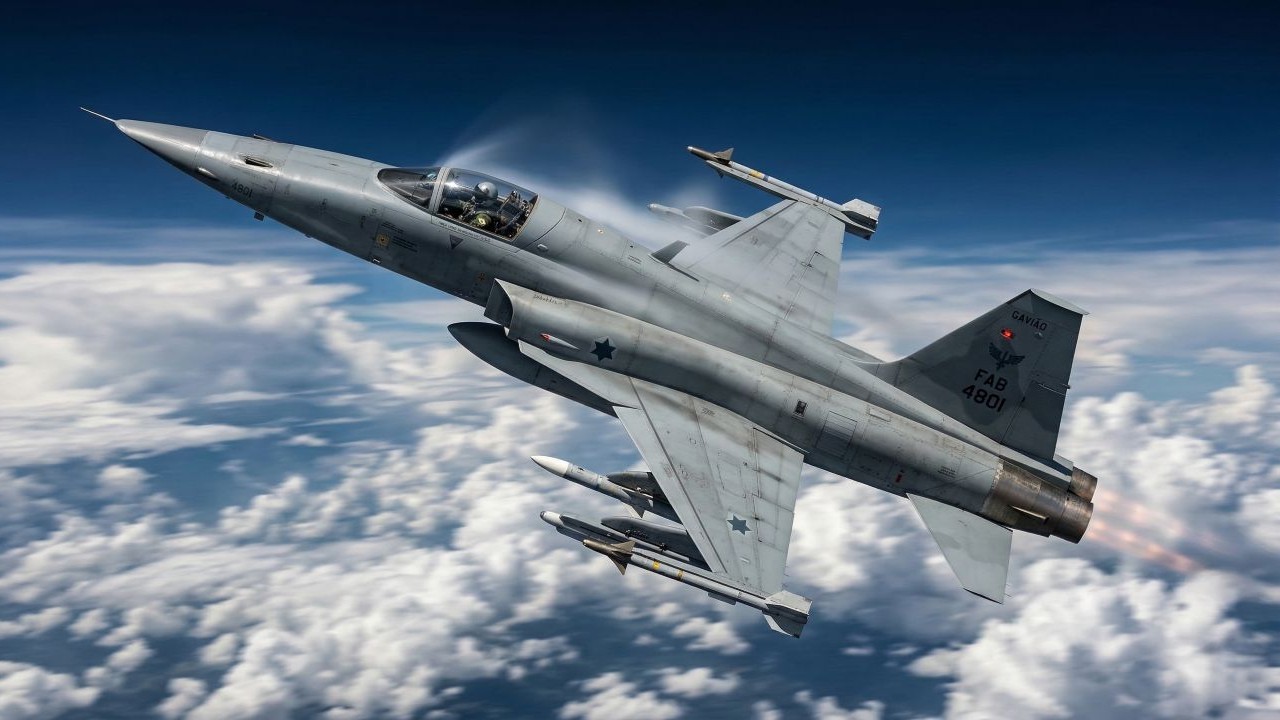 Jato de combate operado pela FAB atravessa cinco décadas após modernizações profundas