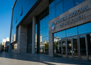 Funcionária pública é condenada a devolver dinheiro recebido por engano