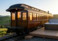 Família transforma trem de 1909 em uma casa de temporada lucrativa que fatura US$ 110 mil por ano após reforma histórica