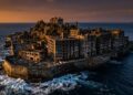 Hashima destaca-se como a "Ilha Couraçado" (Gunkanjima), uma das maiores densidades populacionais que o mundo já viu (imagem ilustrativa)