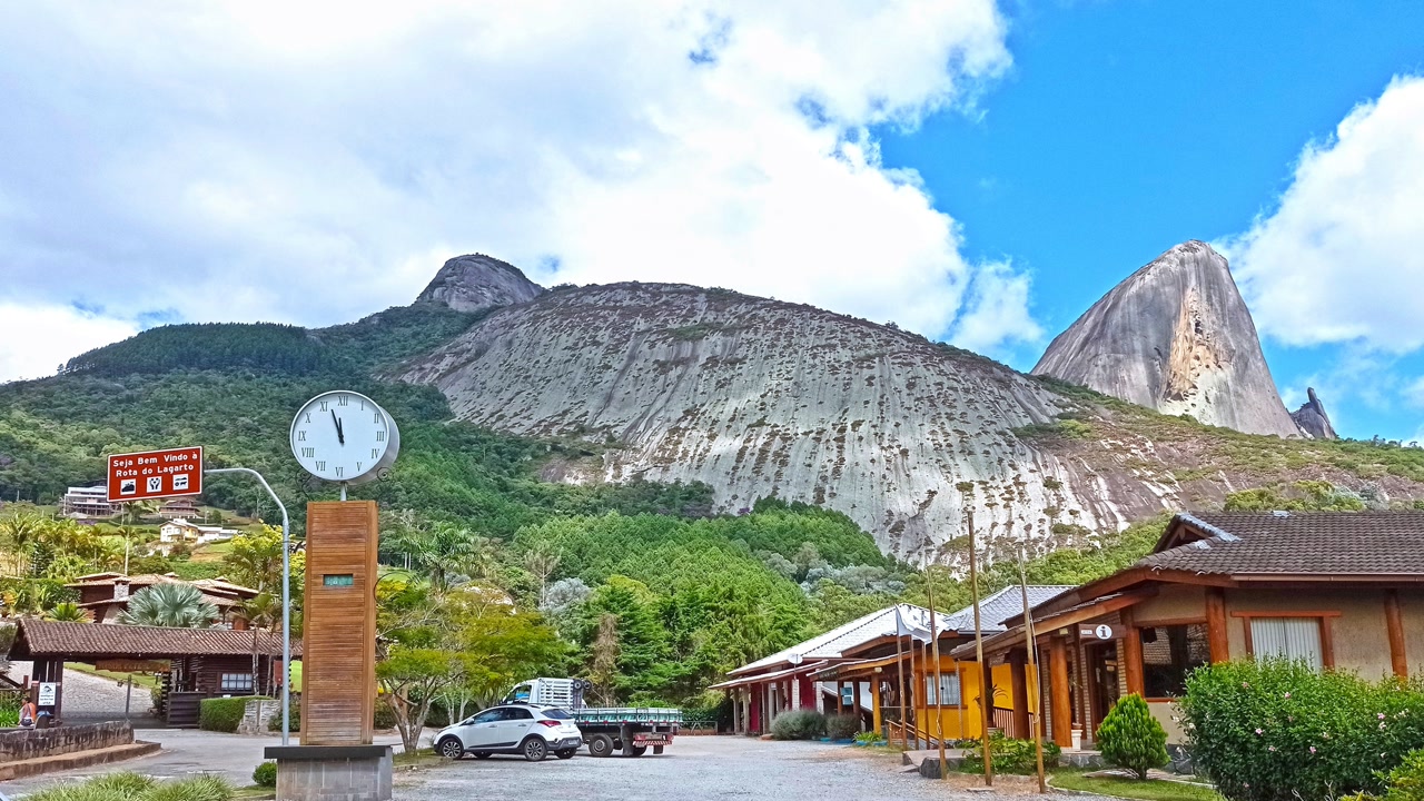 A Suíça Capixaba a 50 km de Vitória onde uma rocha muda de cor 36 vezes ao dia e a qualidade de vida lembra a Europa