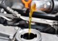 Atrasar a troca de óleo do motor pode aumentar o desgaste e levar a falhas caras