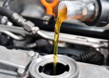 Atrasar a troca de óleo do motor pode aumentar o desgaste e levar a falhas caras