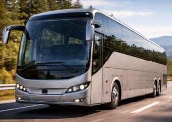 O Volvo B12R é um chassi rodoviário com motor traseiro de 12 litros que se destacou em viagens acima de 1.000 km
