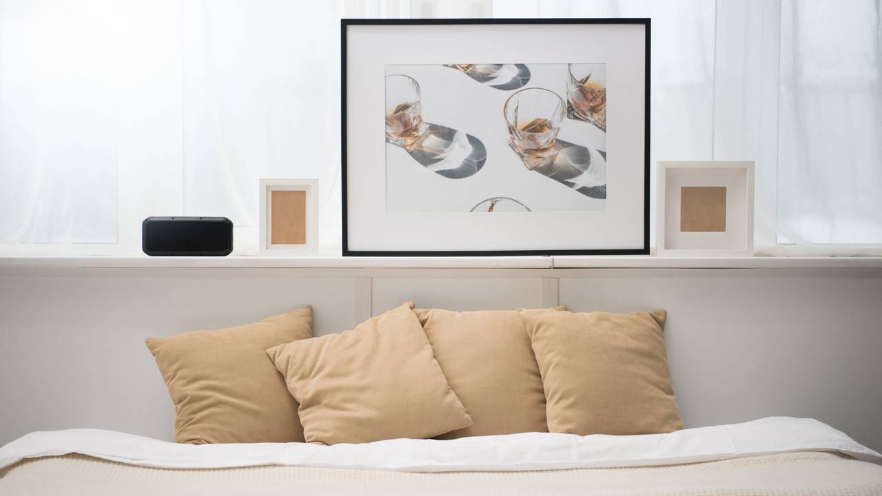 Usar quadros na parede é uma forma fácil de renovar a decoração da casa