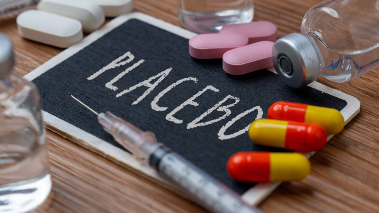 O efeito placebo prova que a mente influencia corpo e saúde, reduzindo dor, ansiedade e melhorando o sono sem remédio real
