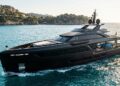Apresentado no prestigiado Monaco Yacht Show, este gigante de 84,2 metros de comprimento redefine a engenharia naval de luxo