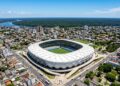 O megaestádio de 600 milhões de reais construído no meio da selva com estruturas de aço importadas que cruzaram o oceano e subiram o Rio Amazonas de navio